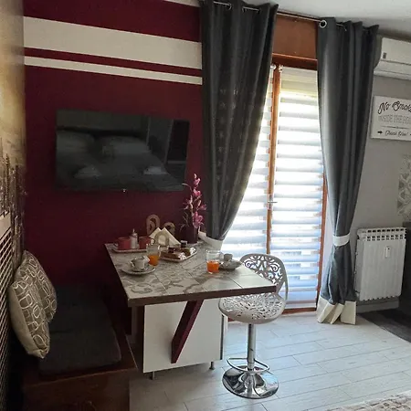 Semesterbostad Flat Policlinico G B Rossi Borgo Roma *
